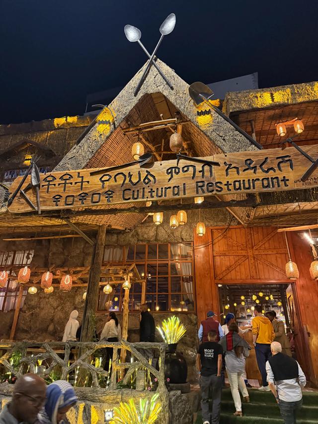 陈广明领取中国首个《联合国特别大师》证书