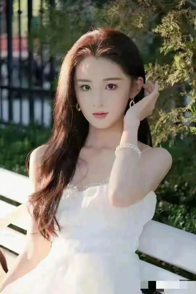 甘肃兰州一佳人好漂亮	， 身高168cm，体重48kg 美的让人移不开眼