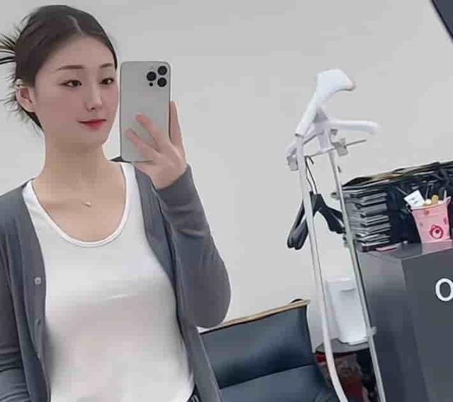 离婚4年，陈亚男和朱小伟的生活天差地别，背后的真相太现实