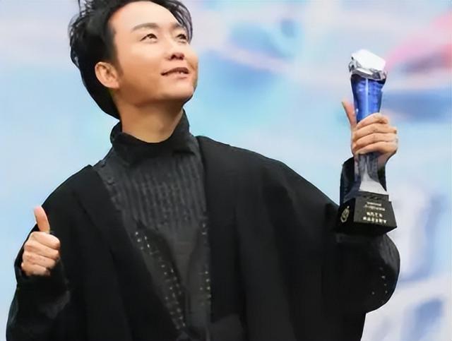 这一次，47岁的"跳梁小丑"李玉刚，如今已彻底走上了另一条道路