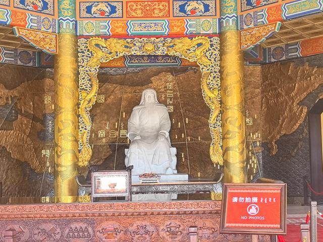 成吉思汗陵找到了？有什么可看的？为什么会建在鄂尔多斯市？