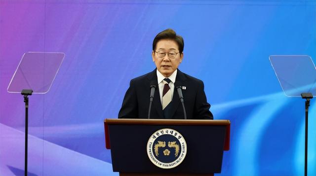短短两天，中国的两大邻国，一个来到了北京，一个靠向了美国