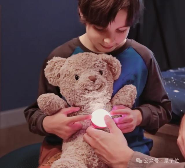 阿里老兵造出会说话的迪迦！AI玩具单品20万销量，红杉等2亿抢投