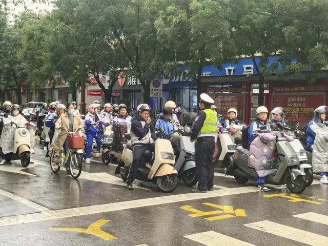 电动车要考驾照!3类车不用考,上路不扣不罚,4种必须考