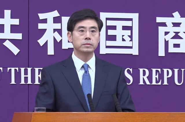 收到中方访华邀请后，特朗普突然变了个人，对中国的态度不再强硬