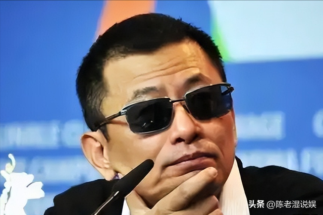 陪玩陪睡仅冰山一角！集体开嫖、舔手指、互撕，"圈中内幕"太荒唐