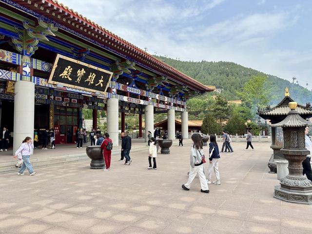 游览青州市知名景点龙兴寺