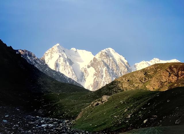 年轻人不看5A景区，宁愿坐5小时车去大青山，避人流还解压