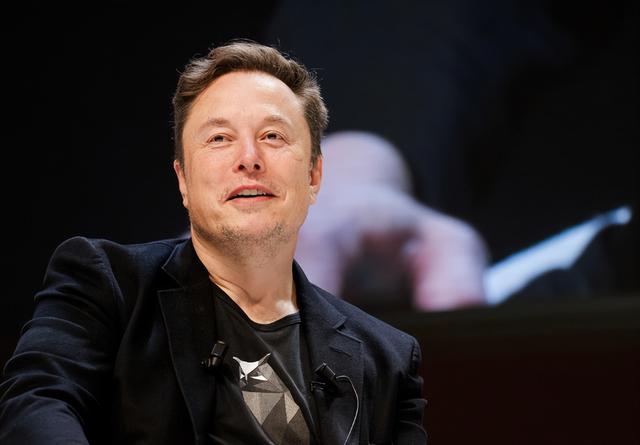 特朗普昭告50州	，不能让中国超车，马斯克重返白宫，最强帮手回归