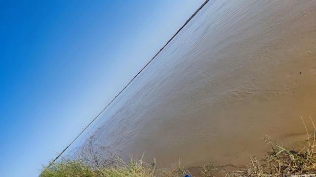 包头天下黄河第一村，靠着黄河边，风景还是不错的