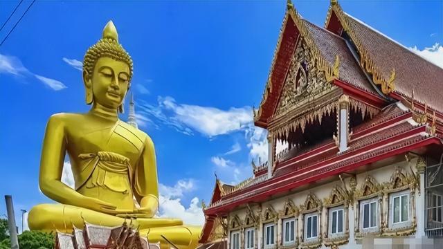 泰国大量水果腐烂，因为摊上的一句中文，中国游客：自己留着吧