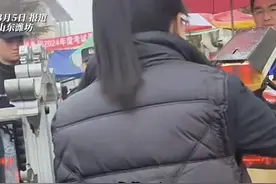 女子国考迟到30秒被拒入场，洒泪现场，工作人员回应，评论一边倒图片