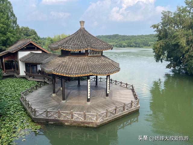 杭州秋日新玩法上新，可跟着公交打卡，数个宝藏景点，很有料！