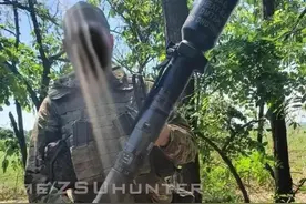 俄军前线大丰收，缴获大批北约先进武器弹药：俄军军车都装不下了图片