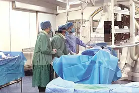 8龄童打闹摔倒，竟致脾破裂！医生提醒→图片