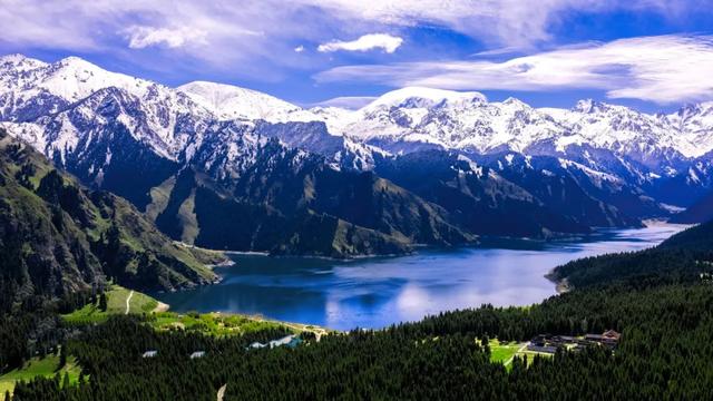 天山下的优美牧场、亚心之都——史上最全新疆乌鲁木齐旅游攻略