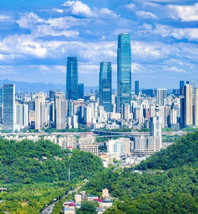 武汉没想到，郑州也没想到，如今长沙强势崛起一飞冲天