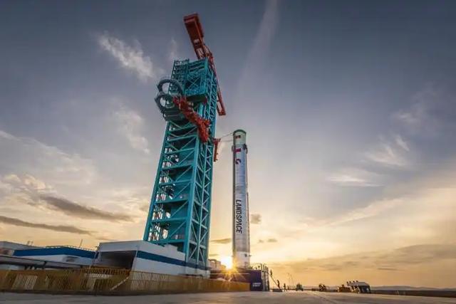 特讯！朱雀三号火箭回收失败，外媒嘲讽中美差距	，网友不骂反赞