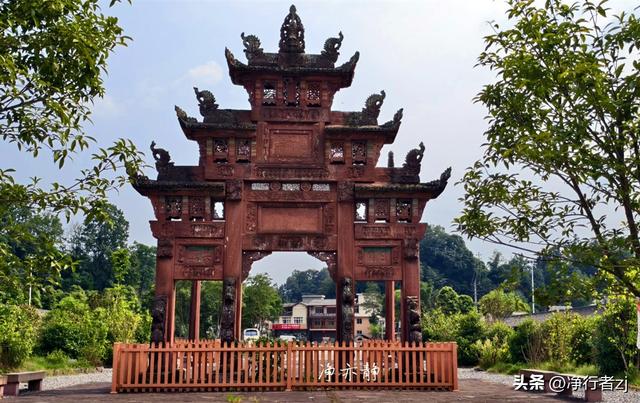 唐蕃古道上的古驿站，水墨山水里的上里镇