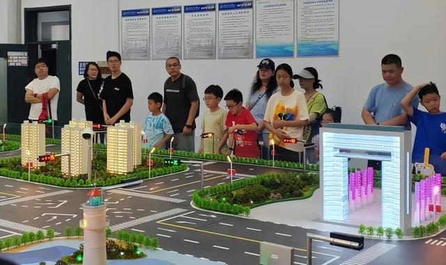 全国科普月 | 寓教于乐，探索科学！威海亲子科普研学游圆满收官