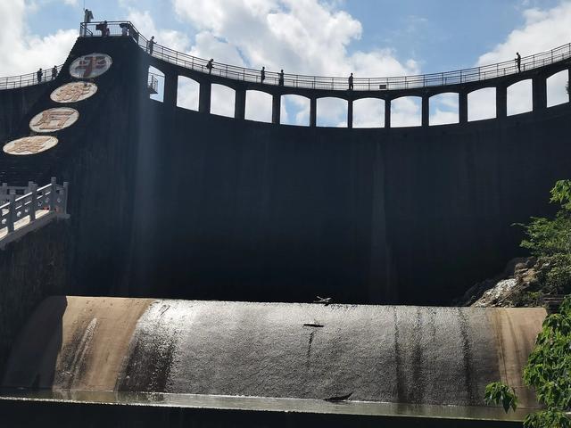 平桥石坝吟：石坝形成高空景 风光掠影坝上映