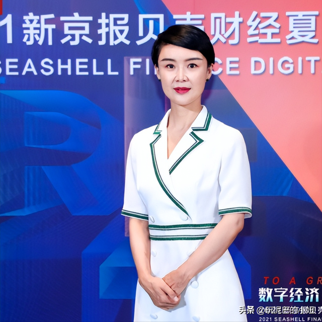 47岁贺娇龙去世！同学曝抢救过程，网友提醒成真，此前疑早有征兆