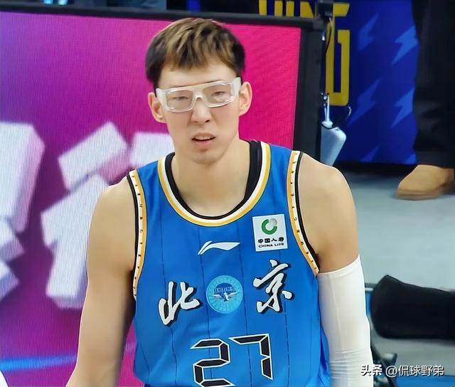 北京首钢111-84击败新疆，赛后揪出2大混子1人遭弃用，下轮战辽宁