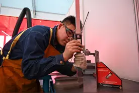 职高毕业的00后成都工匠：追光少年现已成为照亮他人的光图片