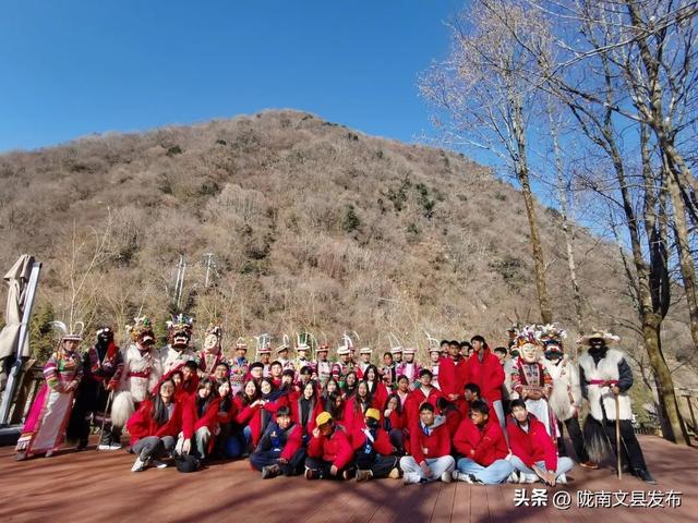 2025“亲情中华·中国寻根之旅”冬令营甘肃陇南营文县研学：华裔青少年触摸白马文化根脉