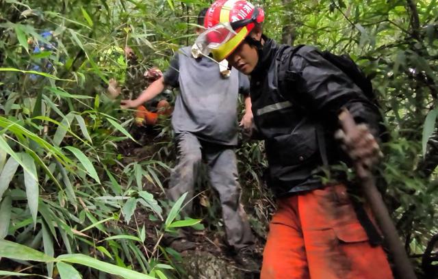 一天4起！登山被困事件频发，登山游玩需警惕→
