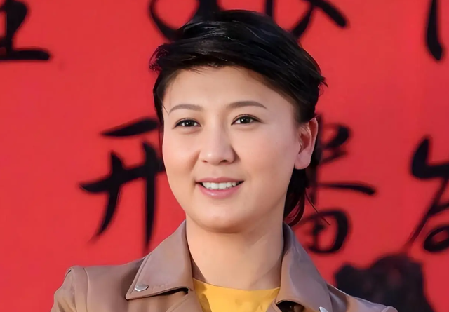 离春节还不到30天	，4位名人相继翻车，没一个值得同情，个个离谱