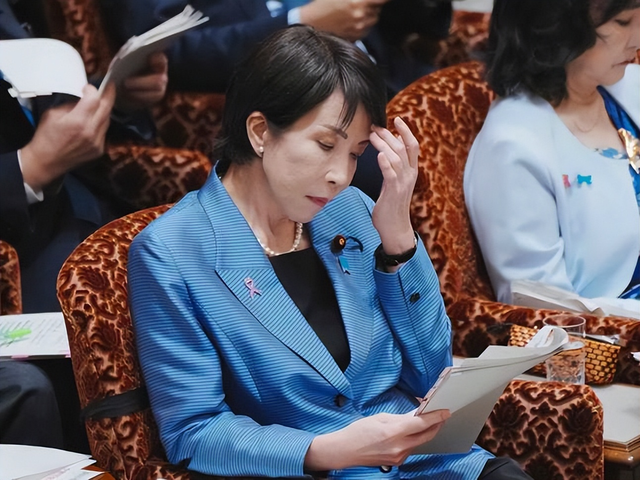 中方军机对日亮剑	，不到24小时，高市早苗恼羞成怒：将坚决回应