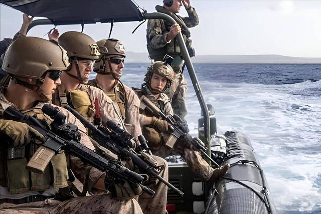 特朗普亮明底牌，禁毒为幌子，美军剑指委内瑞拉	，地缘风暴将起？