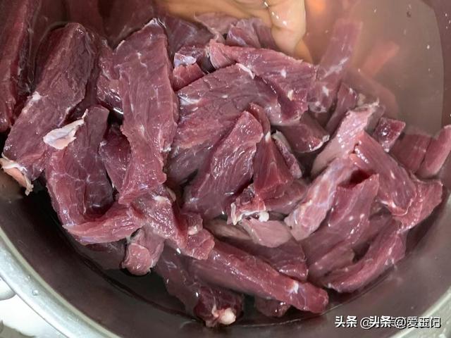 中老年别太节俭，多备3种零食，每天吃点，强身健体
