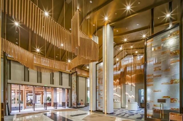 来普洱看“滇超联赛”，住哪更有性价比？丨看滇超 品普洱