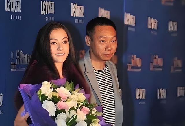 陪玩陪睡只是冰山一角，认干爹，舔手指，拜高踩低，实在荒唐！