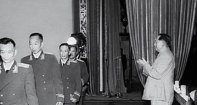 51年曾泽生从朝鲜回国，见过主席之后回家吩咐妻子：北京不能待了