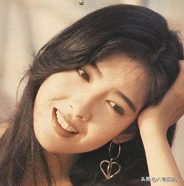 被戴8次绿帽子，3次被捉奸在床，这就是我们“玉女”守卫的爱情？