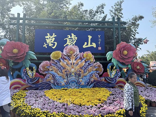 实地探访｜万岁山武侠城百元门票何以换来6亿收入