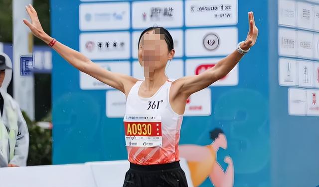 丈夫公开发声！官宣辞职才5天	，最快女护士竟走上了另一条上坡路