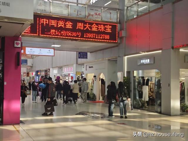 开了28年的钱江小商品市场全是围挡，这是要?