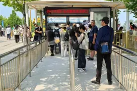 优化流程、提升售检票设施、补充人员配置…… 泰山票务运营中心多举措应对暑期客流高峰图片