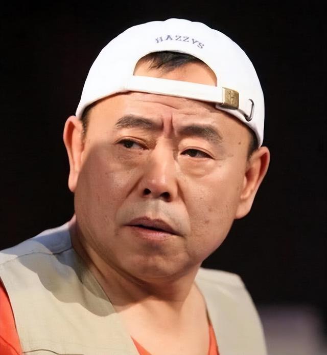 68岁潘长江豪宅名车无数	，晚年却为42岁女儿愁白头，真相泪崩！