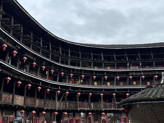 国庆不想人挤人？这份反向旅游指南请收好，去这7个地方就对了！