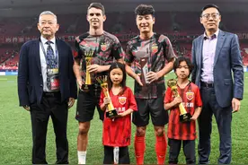 武磊说孙兴慜进球后不该挑衅球迷，网友：最好的回击就是进球图片