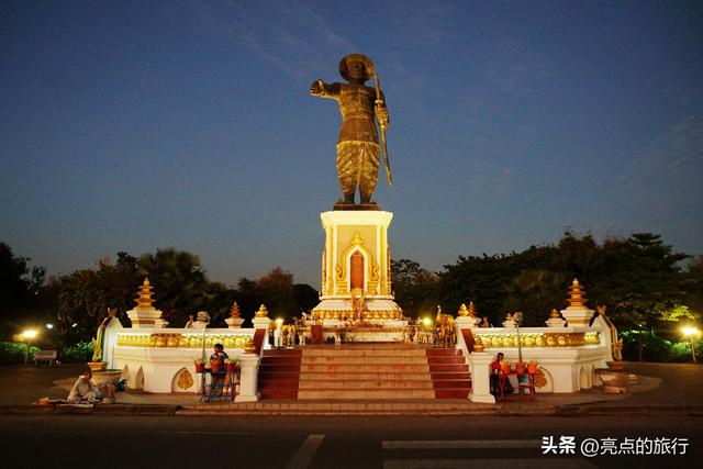 搭乘高铁去老挝，老挝旅行日记：万象（玉佛寺、昭阿努翁公园）