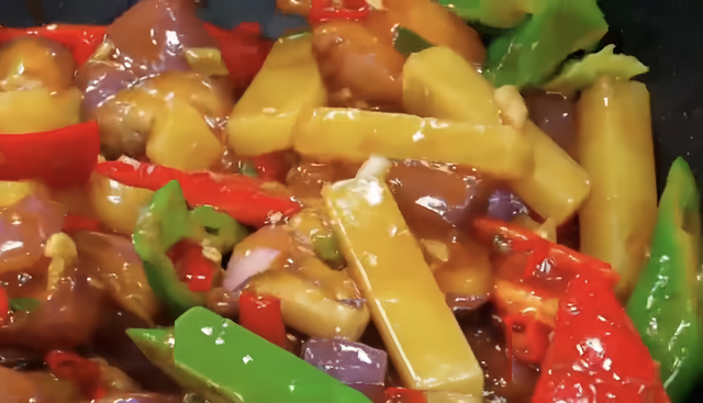 这道蒸菜一上桌，全家都点赞！简单几步，做出大厨级鲜嫩口感