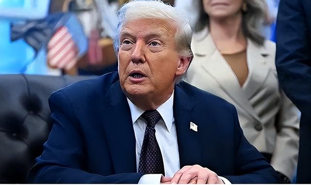 中美上桌谈判前，特朗普通知中国	，一个不变，白宫已踢走反华官员