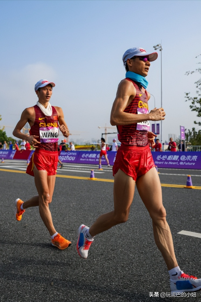 时隔10年！田径世锦赛喜讯：中国队第4枚奖牌来了 逆转：身披国旗