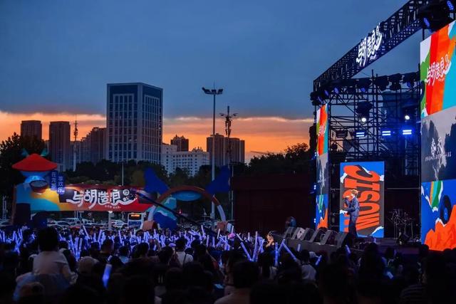 来汉口 逛江汉 | 在天街，听了一场超chill的音乐会